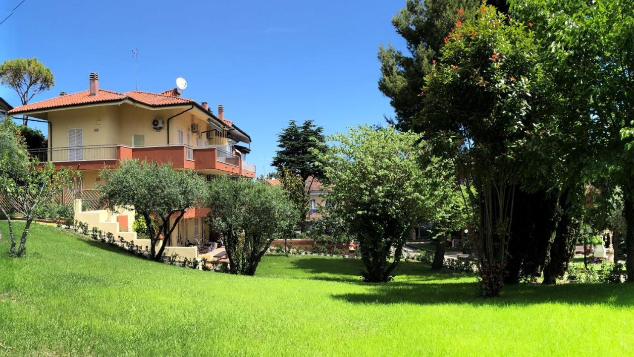 Residenza Verdemare Misano Adriatico Exterior photo